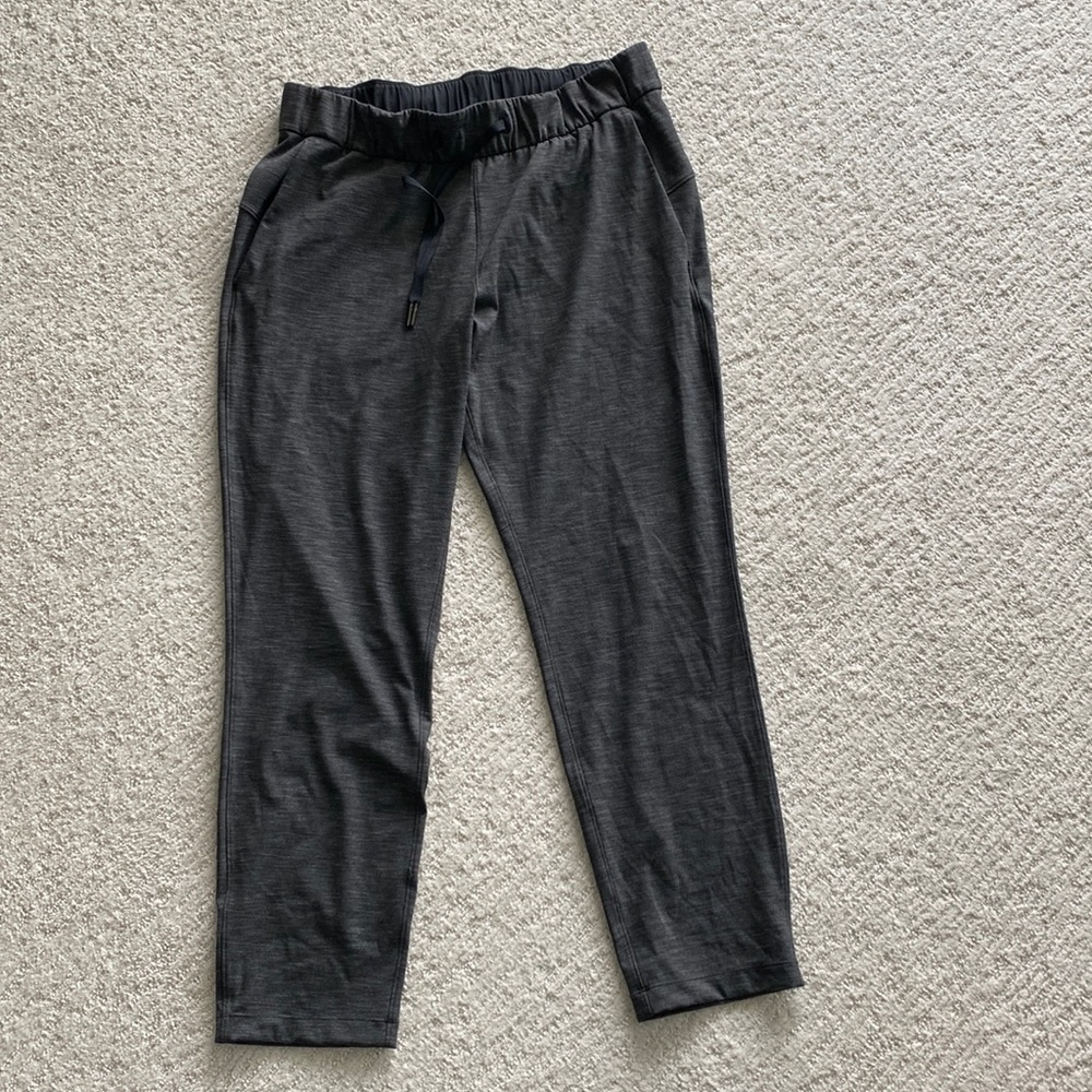 😍Lululemon Stretch High-Rise Pant 7/8 length. Dark grey heather. Size 8